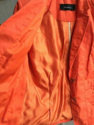 Schöner orangener bianca - orangener,